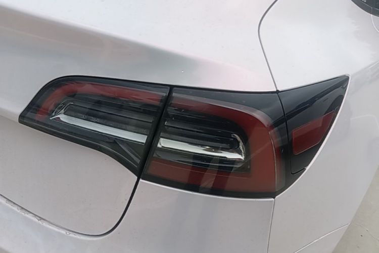 Tesla Model 3 2023 car image #8
