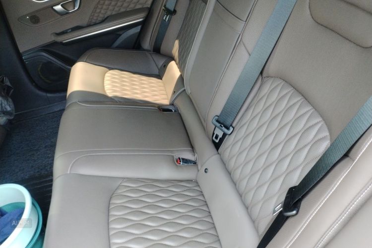 BYD Han 2023 car image #19