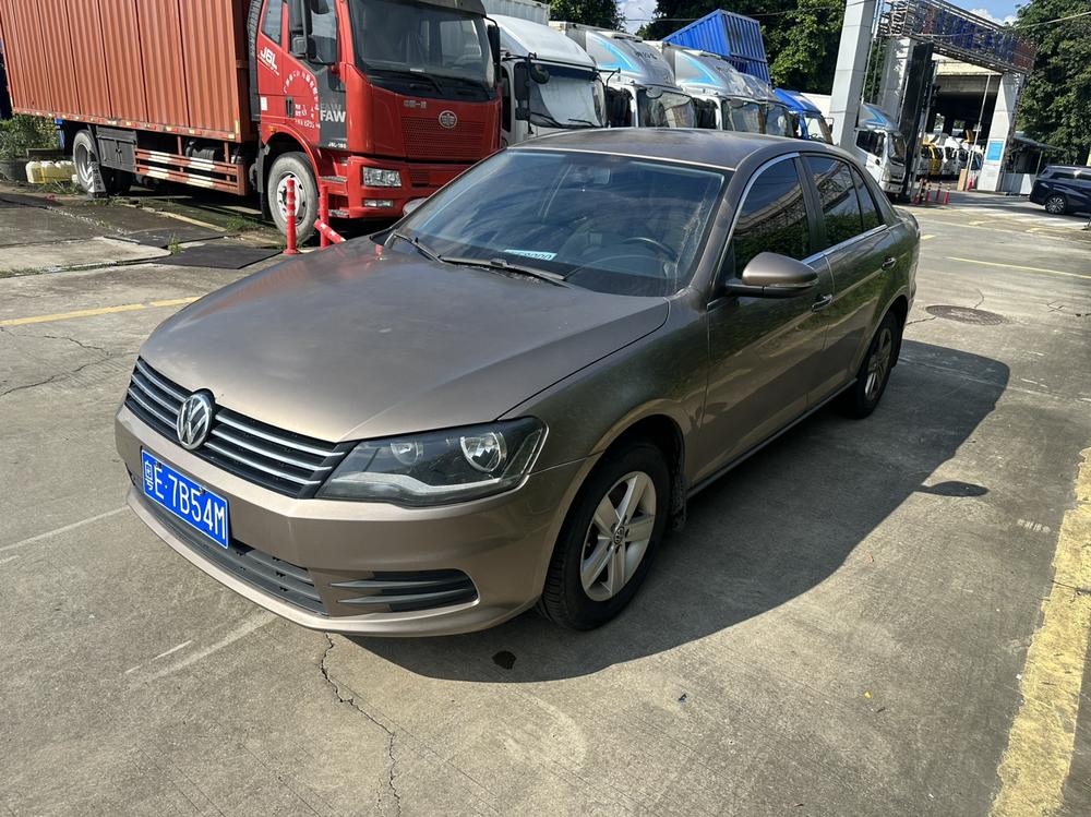 Volkswagen Bora 2014 car image 