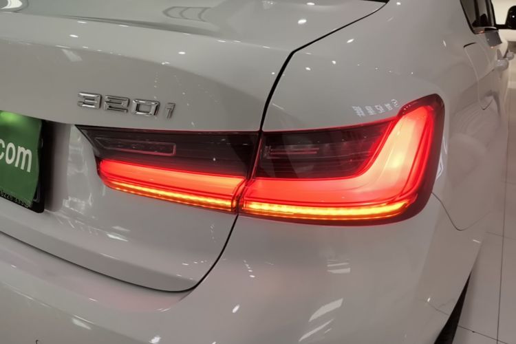 BMW 3 Series 2021 car image #8