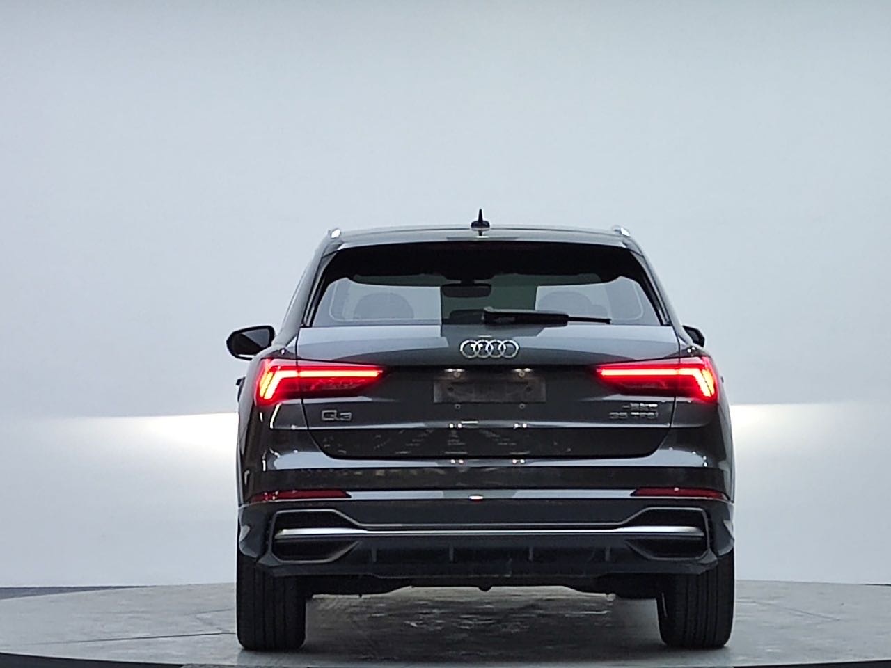 Audi Q3 2022 car image #6