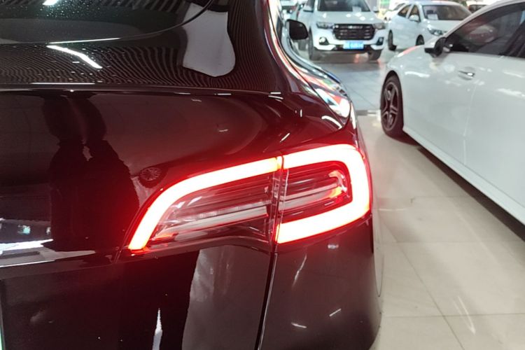 Tesla Model Y 2023 #8 Tesla Model Y 2023 immagine di auto #8
