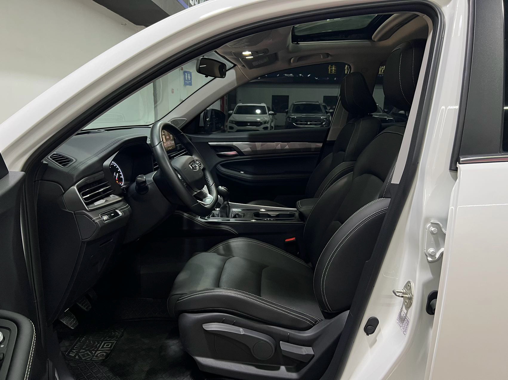 GEELY Vision X6 2021 car image #8