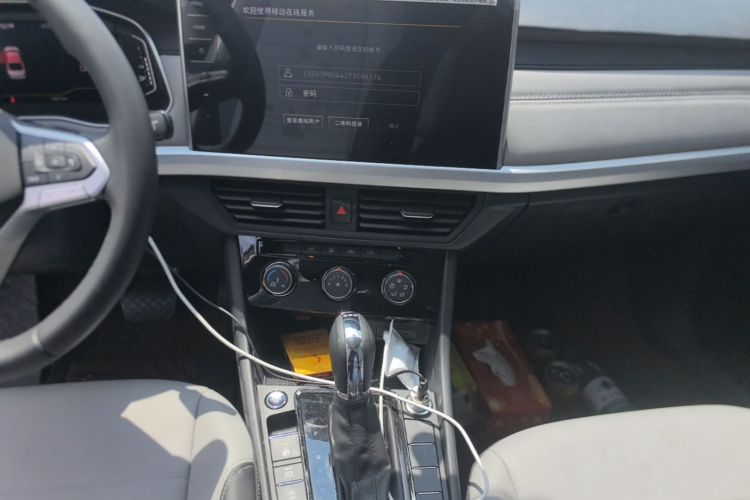 Volkswagen Bora 2025 car image #13