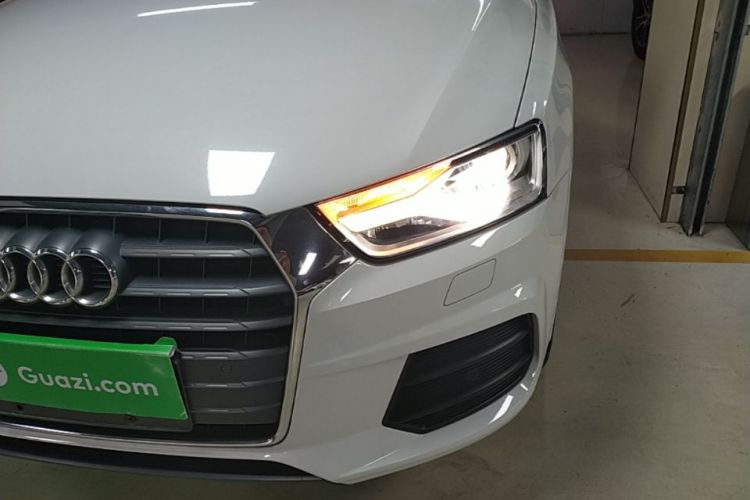 Audi Q3 2017 car image #23