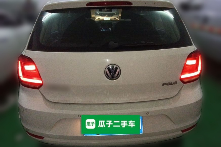Volkswagen Polo 2015 car image #4