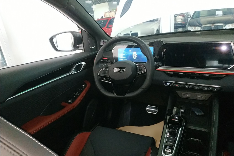 GEELY Coolray 2023 immagine di auto #15