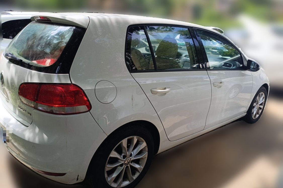 Volkswagen Golf 2012 car image #4