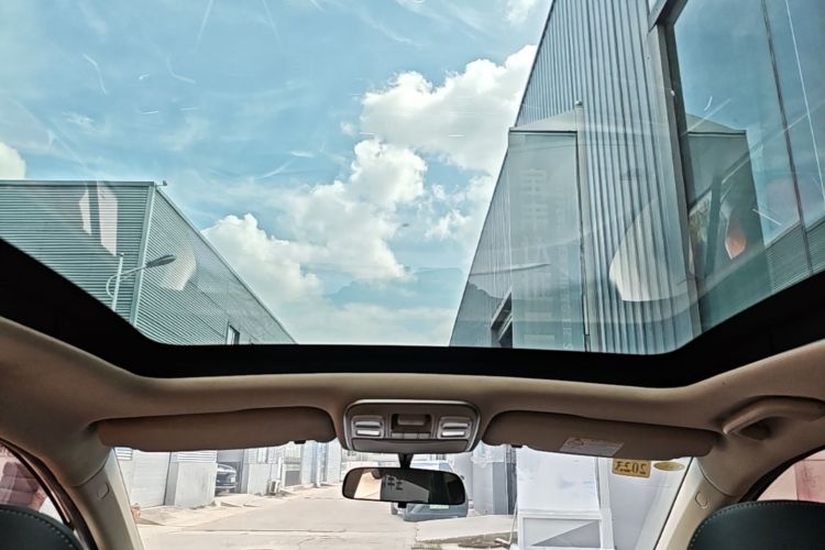 GEELY Emgrand GS 2017 car image #18