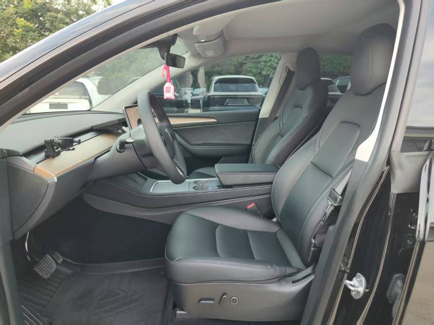 Tesla Model Y 2022 #7 Tesla Model Y 2022 car image #7