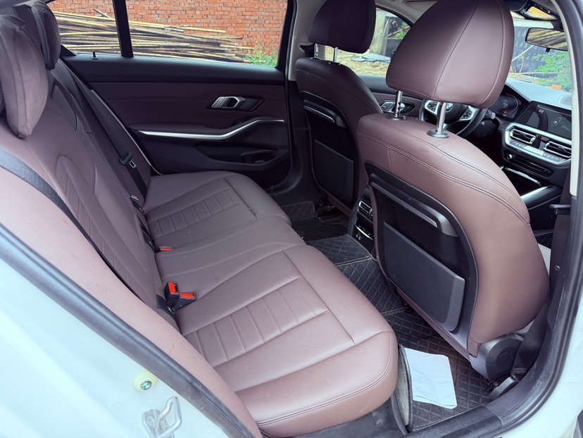 BMW 3 Series 2021 immagine di auto #6