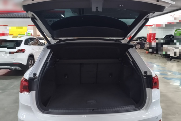 Audi Q3 2022 car image #21