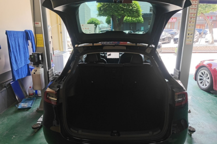 Tesla Model Y 2023 #19 Tesla Model Y 2023 car image #19