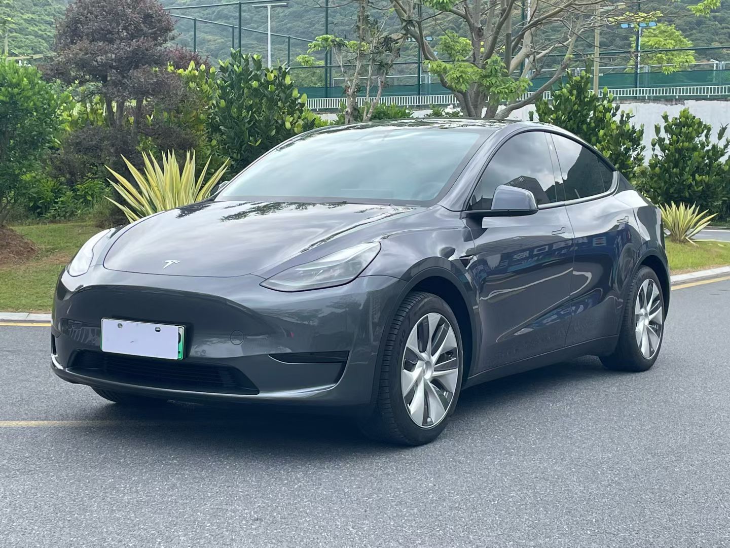 Tesla Model Y 2024 Tesla Model Y 2024 car image