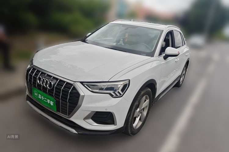 Audi Q3 2019 car image #2