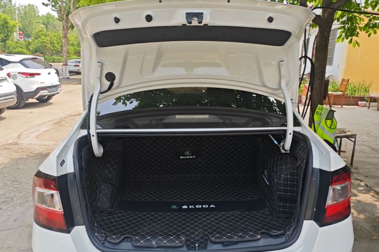 Skoda Rapid 2018 #19 Skoda Rapid 2018 image de voiture #19