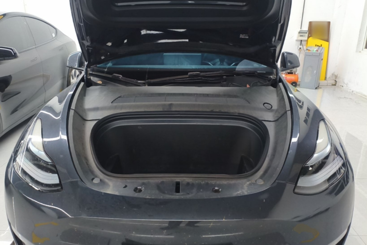 Tesla Model Y 2024 immagine di auto #20