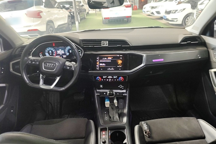 Audi Q3 2021 #10 Audi Q3 2021 car image #10