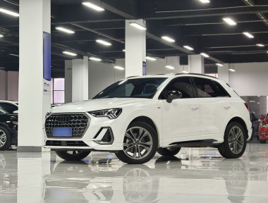 Audi Q3 2023 car image 
