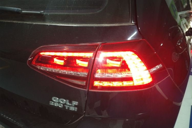 Volkswagen Golf 2017 car image #8