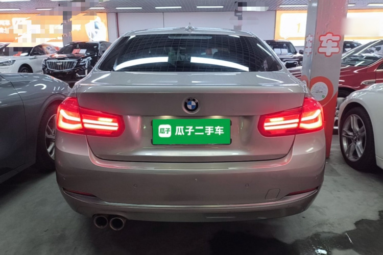 BMW 3 Series 2018 car image #6