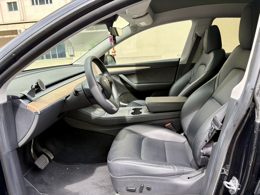 Tesla Model Y 2022 car image #4