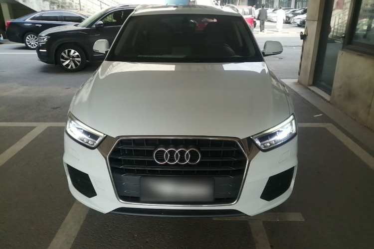 Audi Q3 2017 car image #3