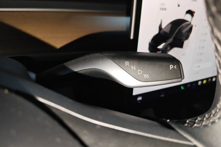 Tesla Model 3 2022 car image #14