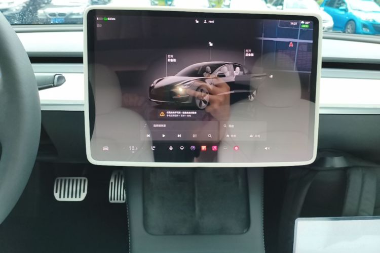 Tesla Model 3 2023 #13 Tesla Model 3 2023 car image #13