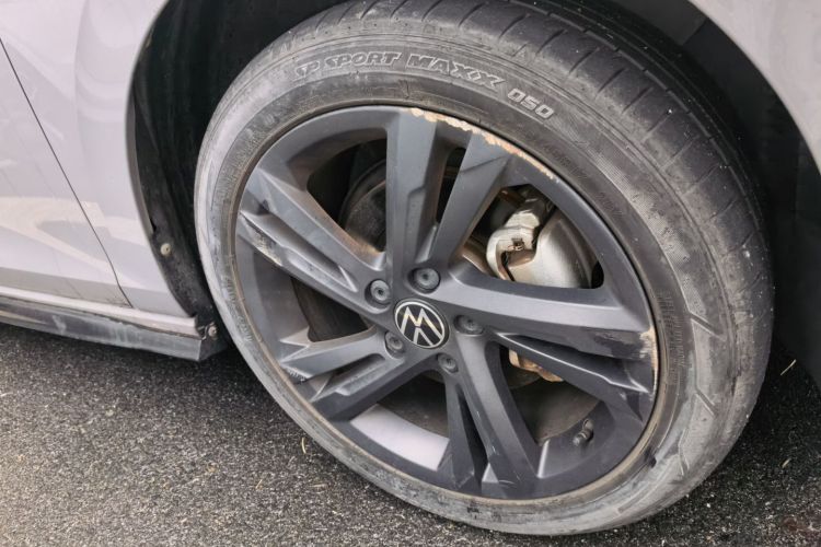 Volkswagen Golf 2021 car image #6