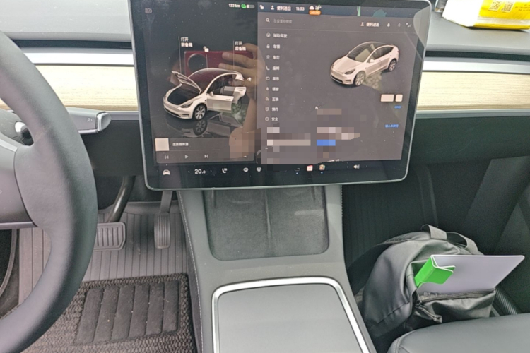 Tesla Model Y 2023 #13 Tesla Model Y 2023 car image #13