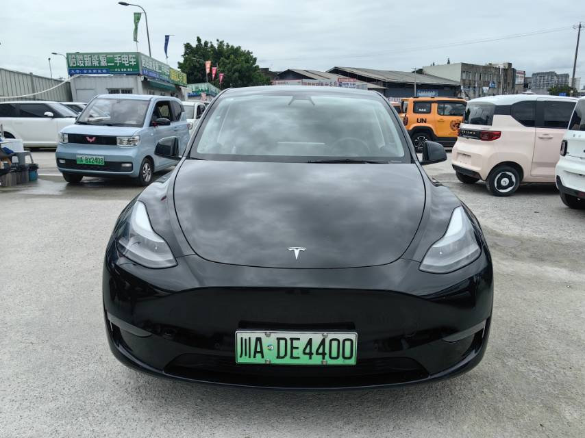 Tesla Model Y 2022 #2 Tesla Model Y 2022 car image #2