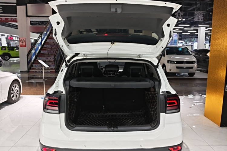 Volkswagen T-Cross 2020 #24 Volkswagen T-Cross 2020 car image #24