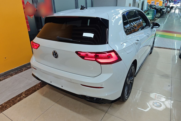 Volkswagen Golf 2022 car image #7