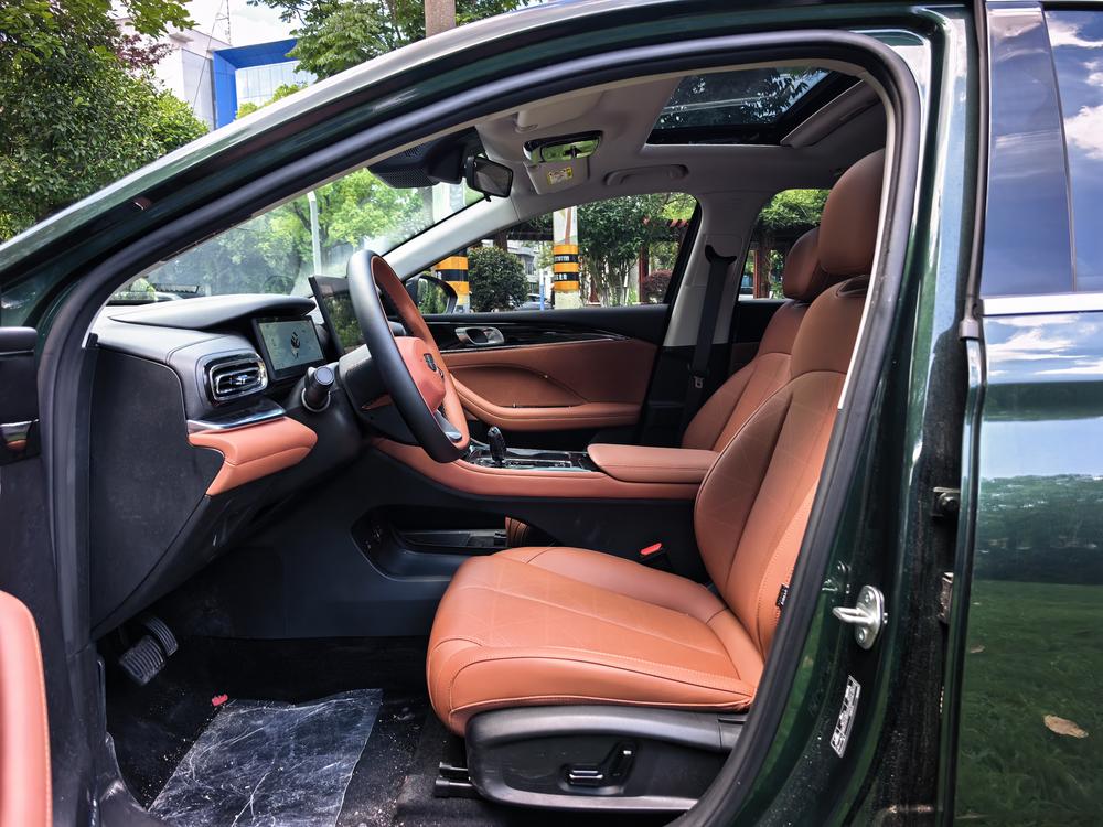 GEELY Emgrand 2025 car image #14