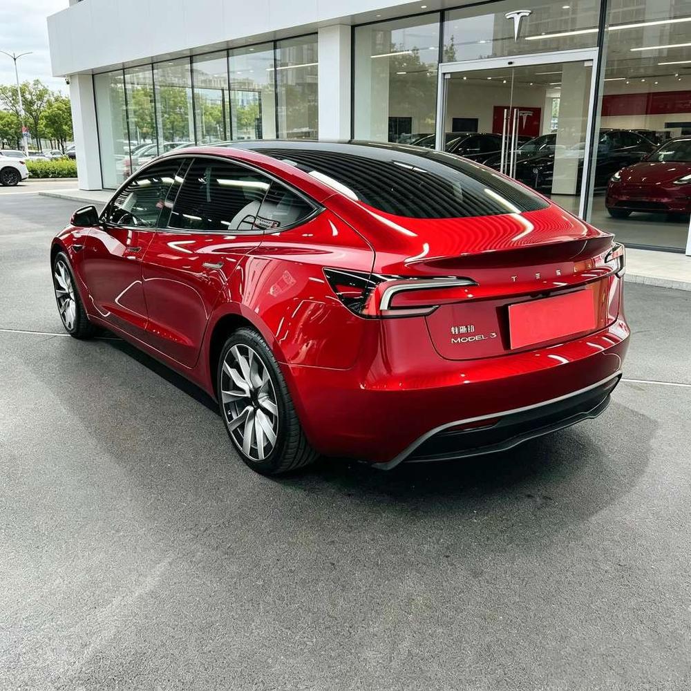 Tesla Model 3 2024 car image #4