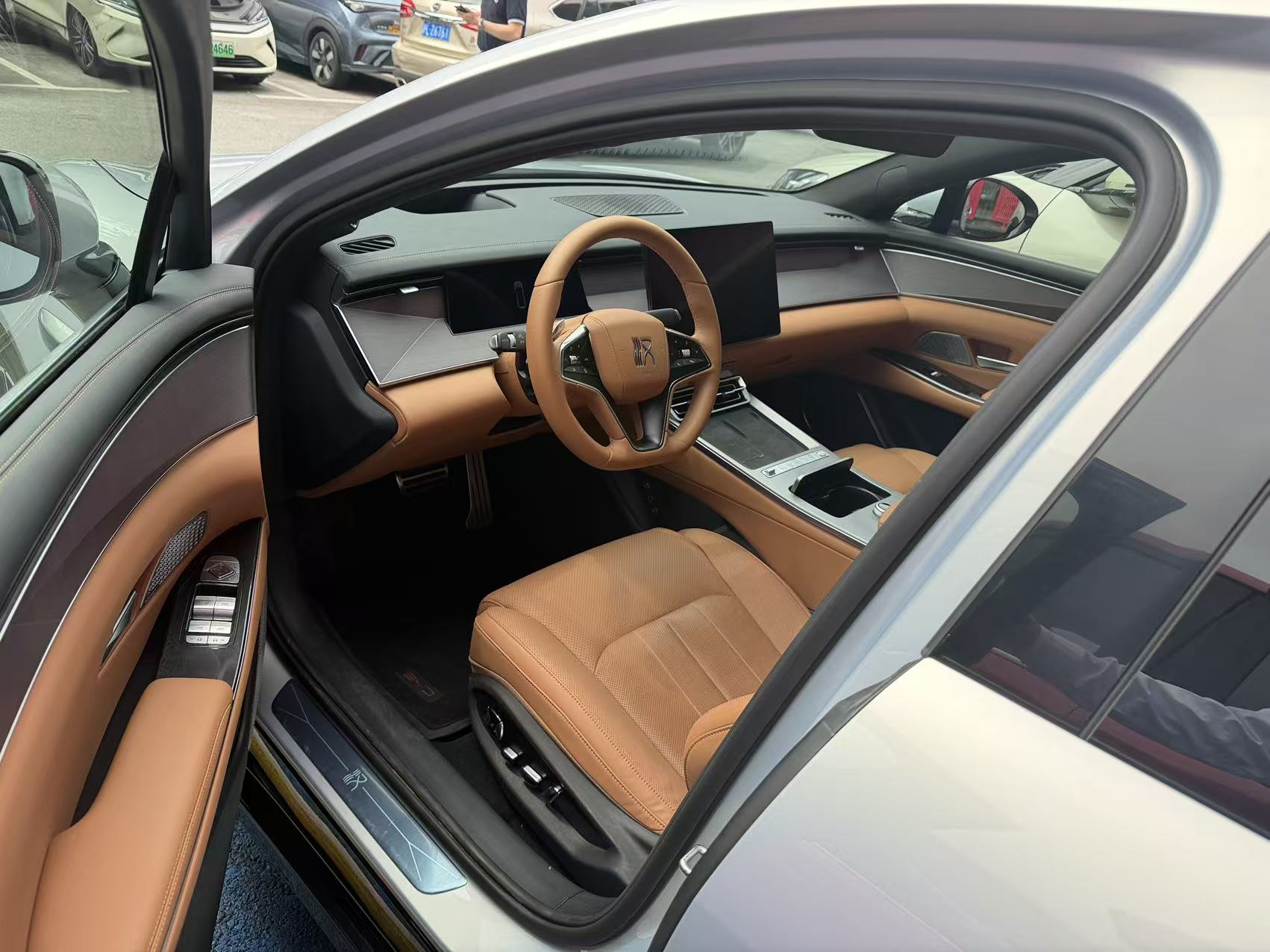 BYD HanL 2025 car image #3