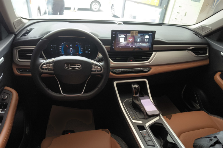 GEELY Vision X6 2020 immagine di auto #10