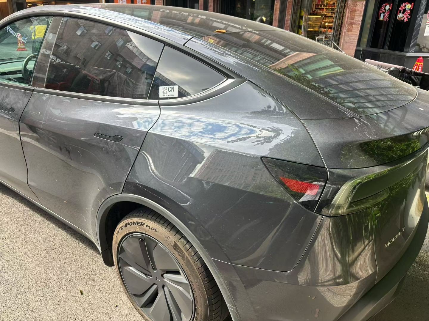 Tesla Model Y 2025 #4 Tesla Model Y 2025 car image #4