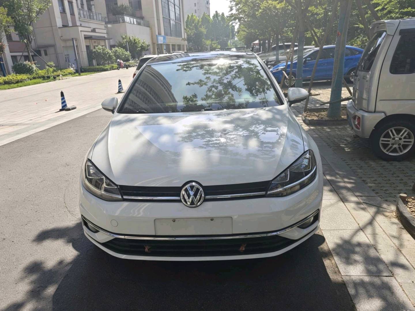 Volkswagen Golf 2020 car image #10