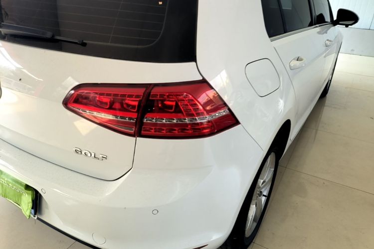 Volkswagen Golf 2015 car image #8