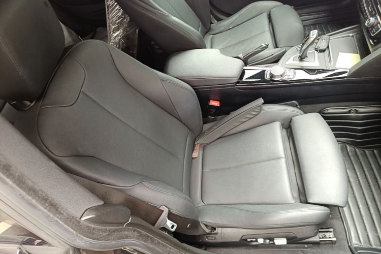 BMW 3 Series GT 2019 صورة سيارة #24