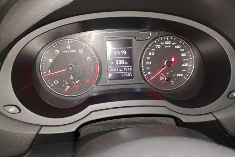 Audi Q3 2016 #8 Audi Q3 2016 car image #8