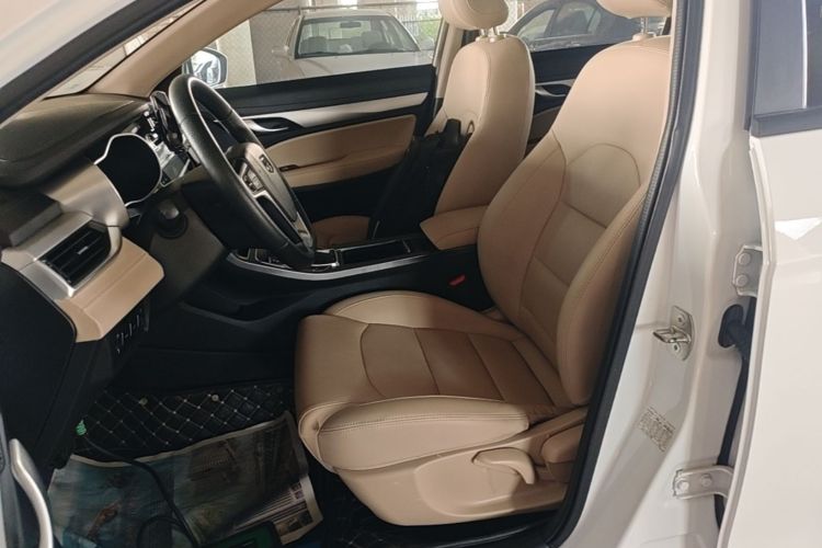 GEELY Emgrand 2018 #15 GEELY Emgrand 2018 car image #15
