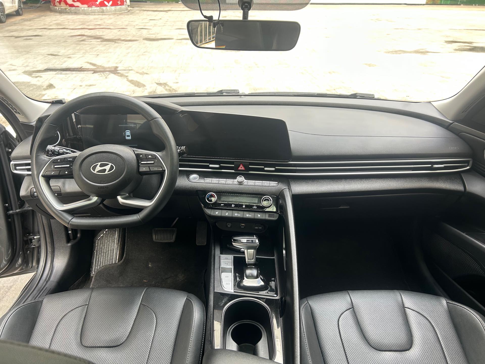 Hyundai Elantra 2023 car image #9