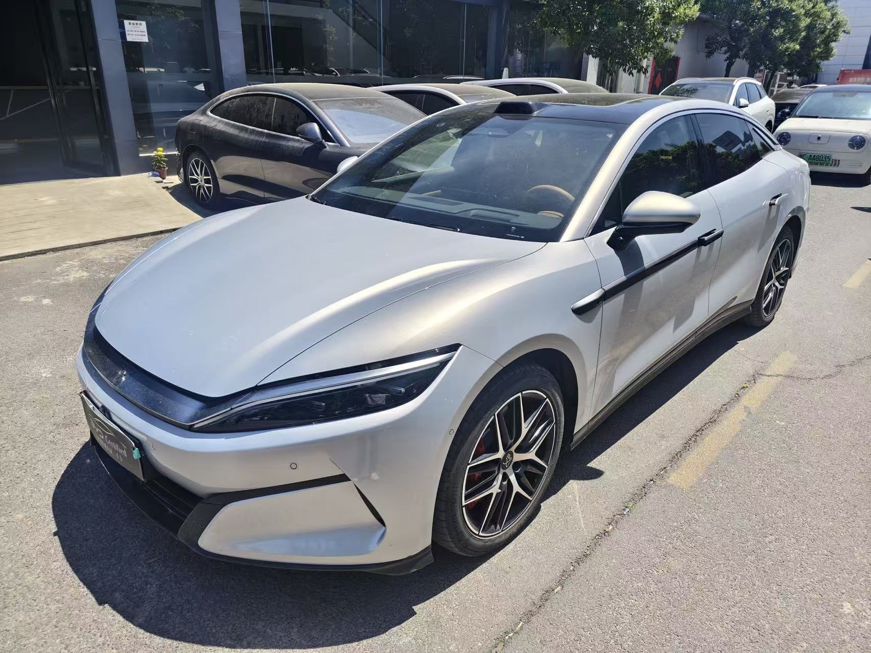 BYD HanL 2025 car image 