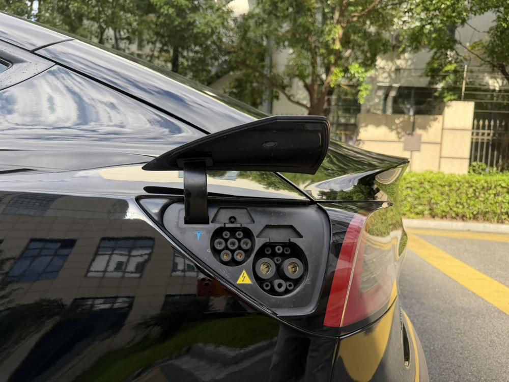 Tesla Model 3 2023 car image #8