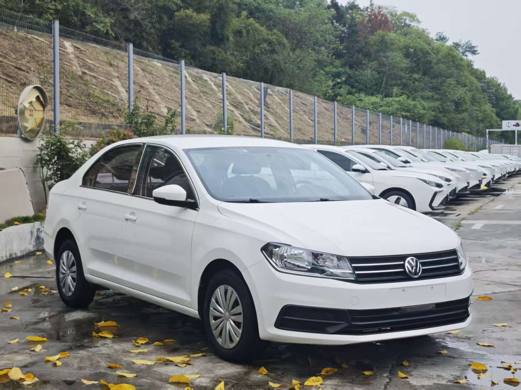 Volkswagen Santana 2020 car image #2