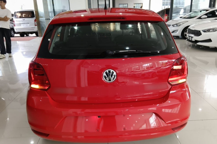 Volkswagen Polo 2015 #6 Volkswagen Polo 2015 car image #6