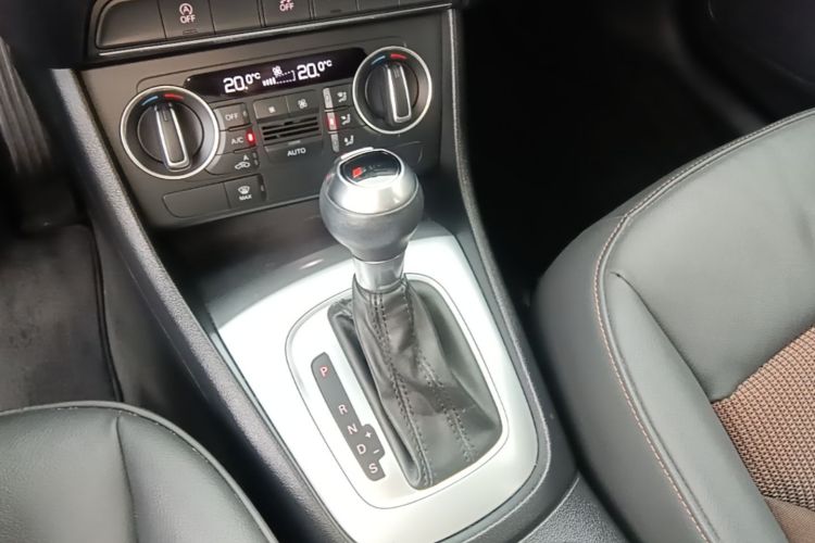 Audi Q3 2017 #14 Audi Q3 2017 car image #14